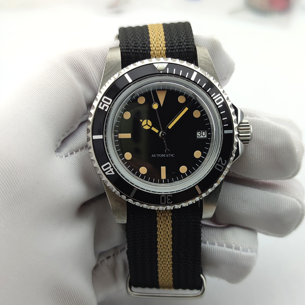 Vintage Diver Automatic Watch  - Tropic Strap Vintage のレビューと価格